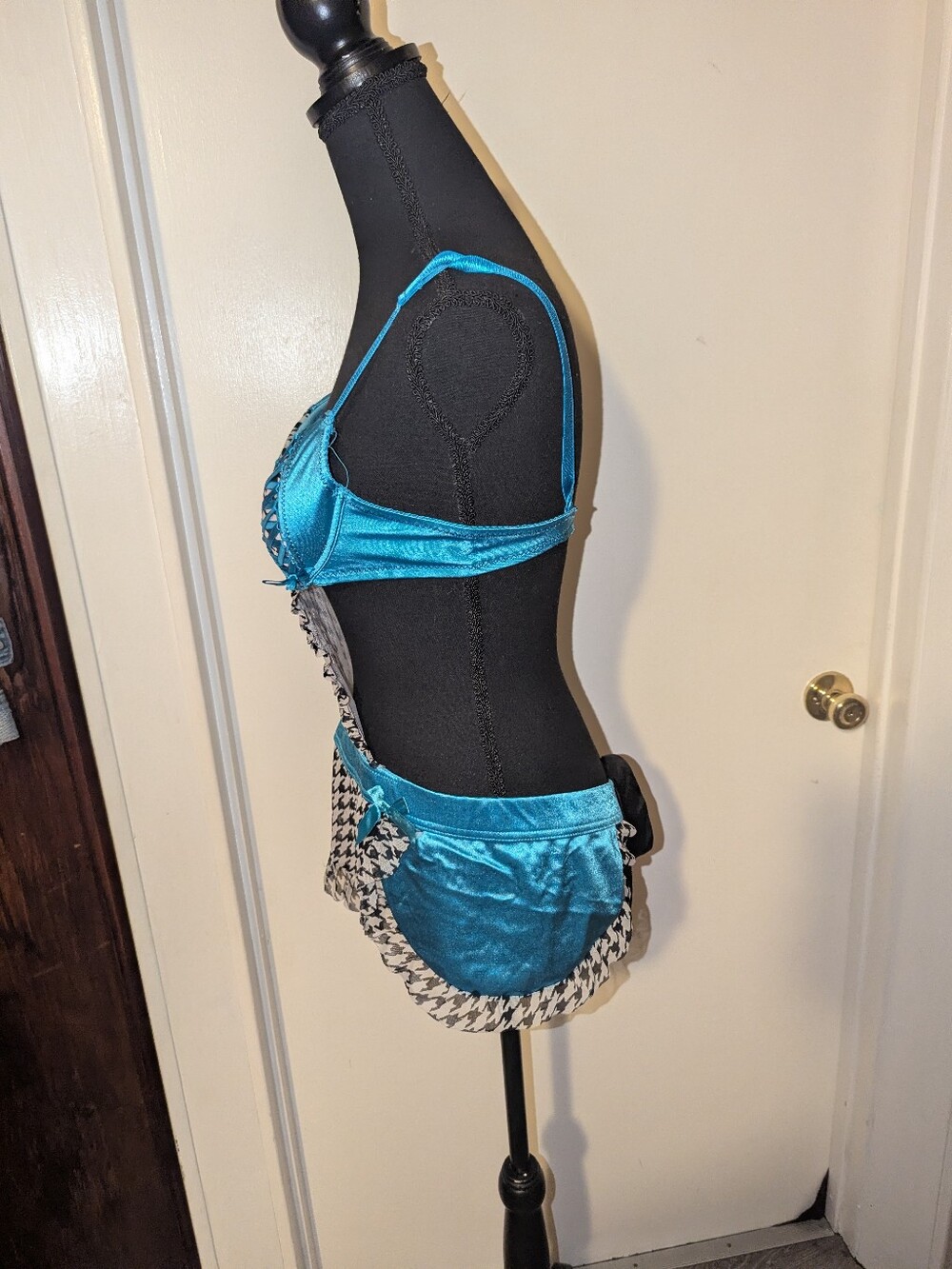 Alice In Wonderland Rave Wear - Picture 7 of 16